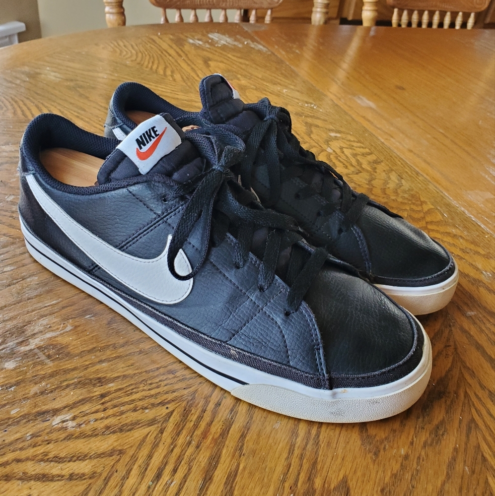 Nike Court Legacy